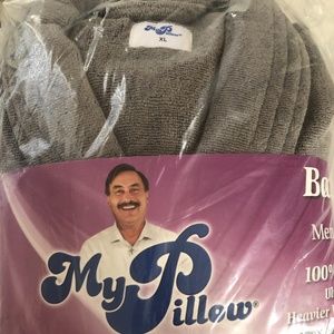 My Pillow Men’s Gray Robe NEW